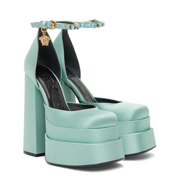 VERSACE
Medusa Aevitas satin platform pumps - Picture 3 of 12